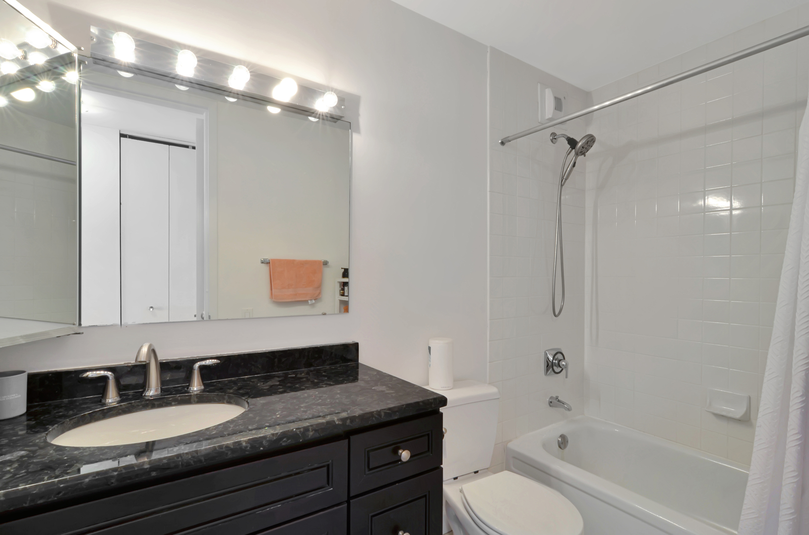 405 N Wabash Avenue 3204 Property Photo 15