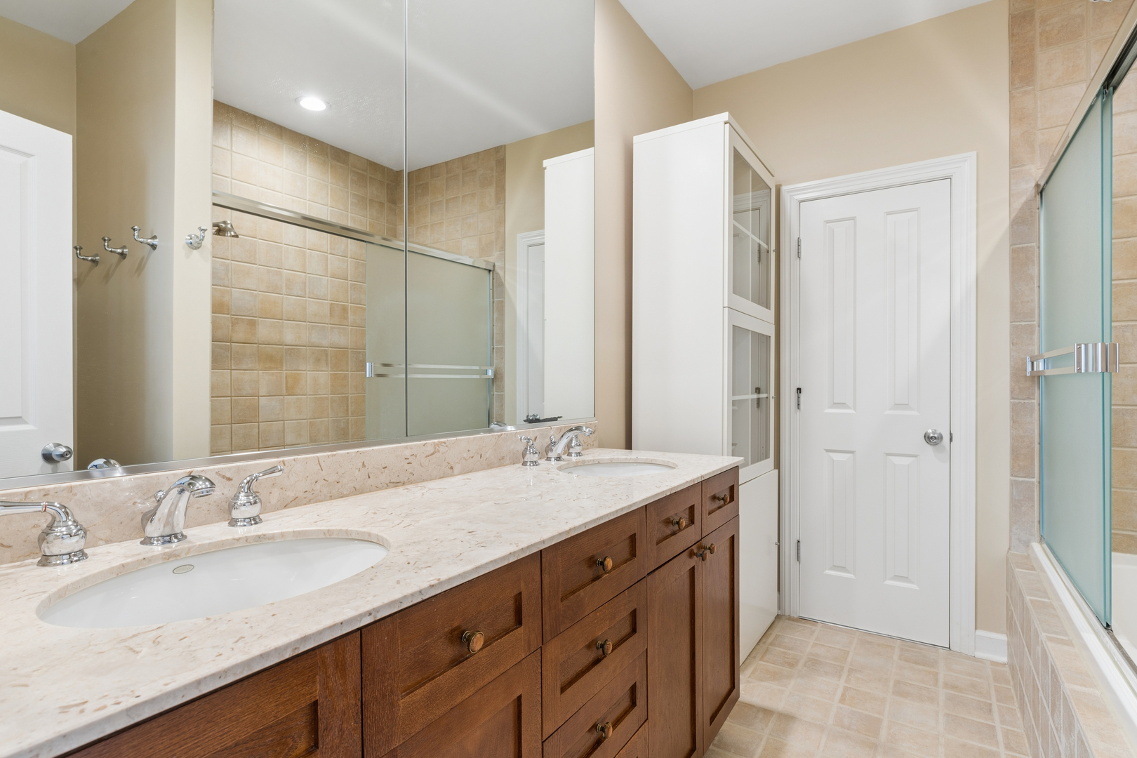 1351 W Altgeld Street 4i Property Photo 14