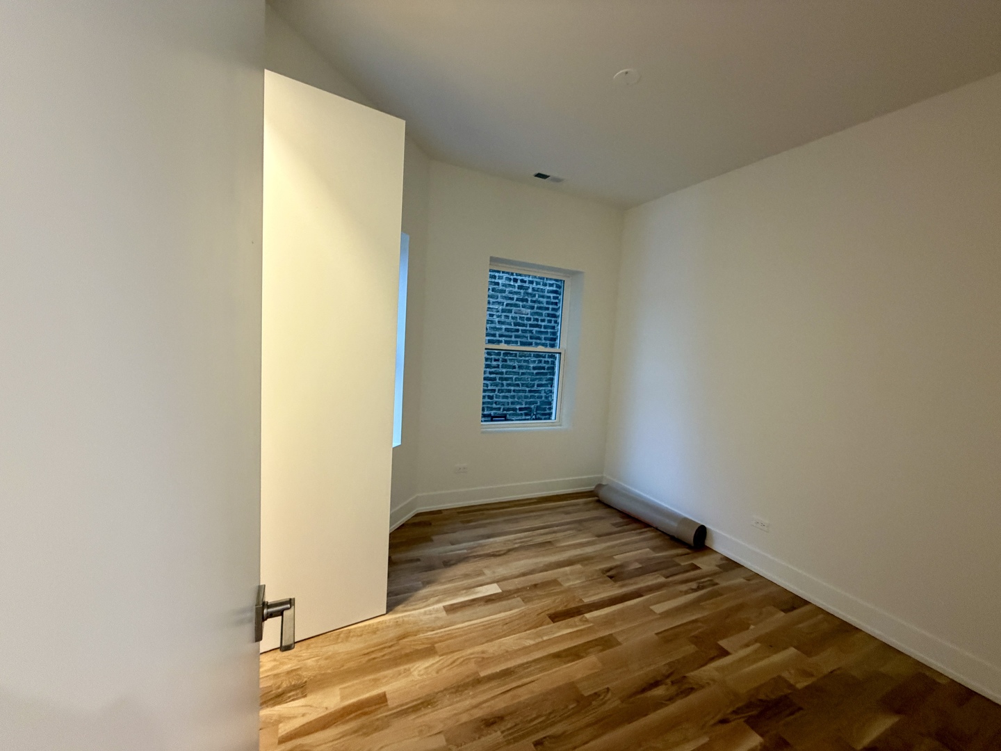 2114 W Augusta Avenue 2 Property Photo 6