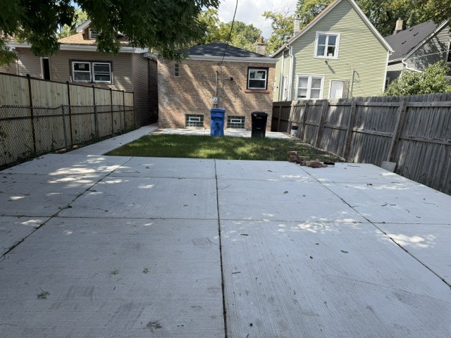 6615 S Hoyne Avenue Property Photo 28