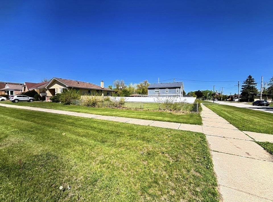 6910 43rd Street Property Photo 4