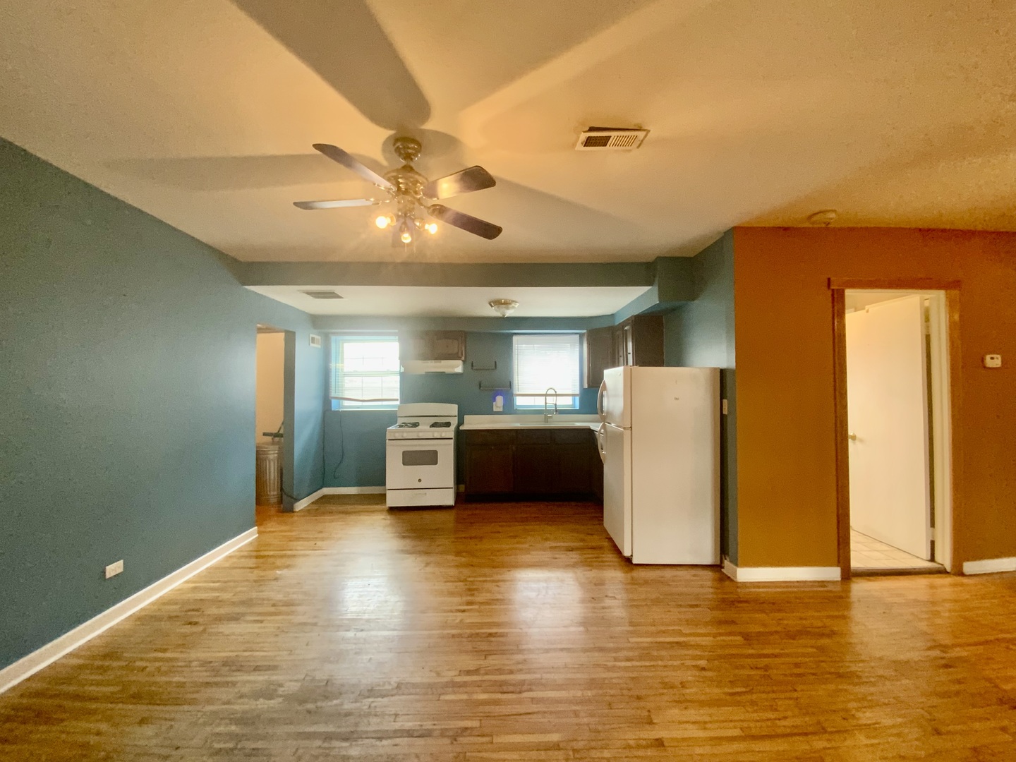 4351 N Western Avenue 2re Property Photo 4