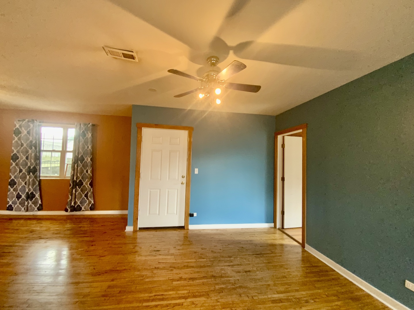 4351 N Western Avenue 2re Property Photo 11