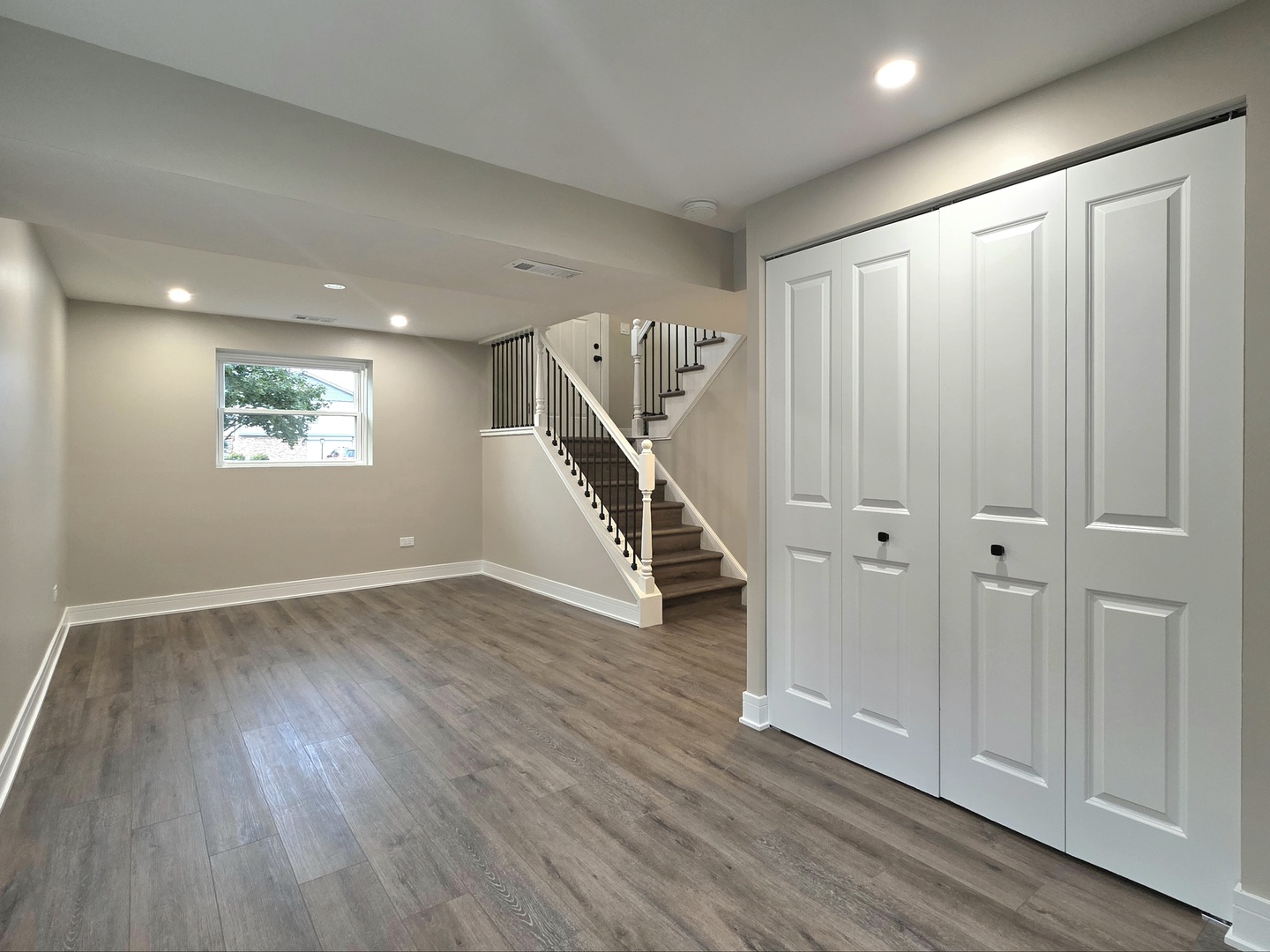 7665 W Sterling Drive Property Photo 8