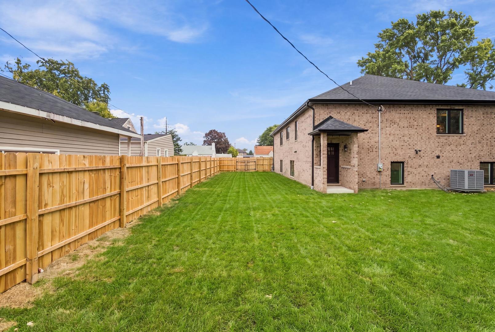 8612 Mcvicker Avenue Property Photo 4