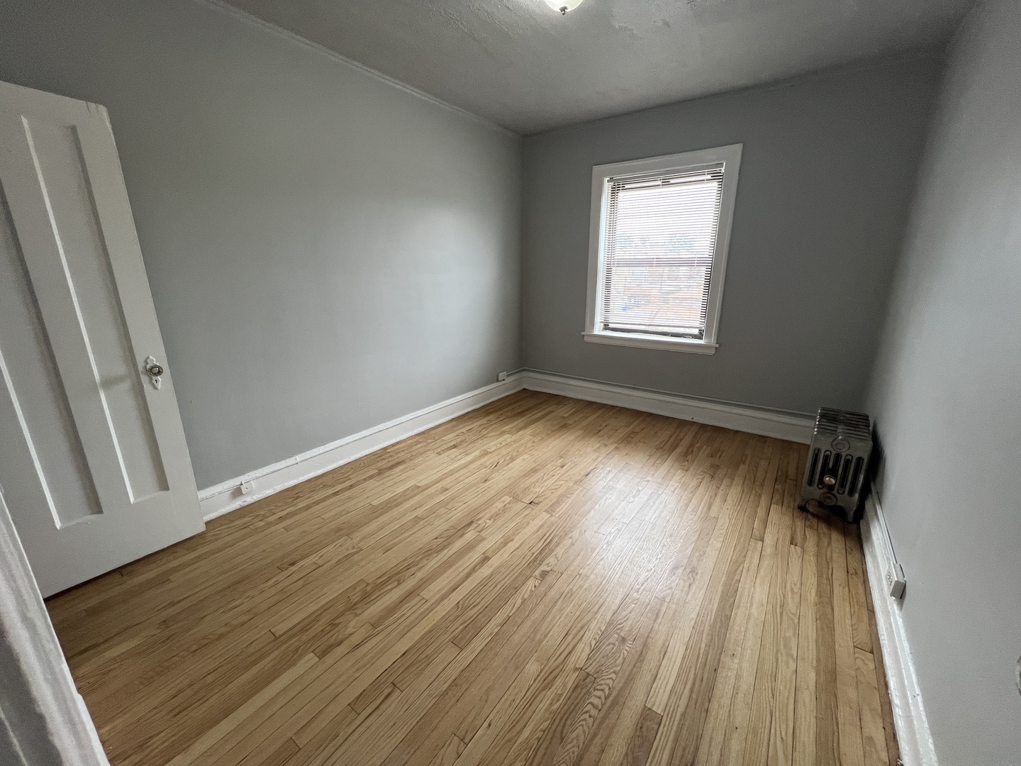 1441 W 93rd Street 2 Property Photo 3