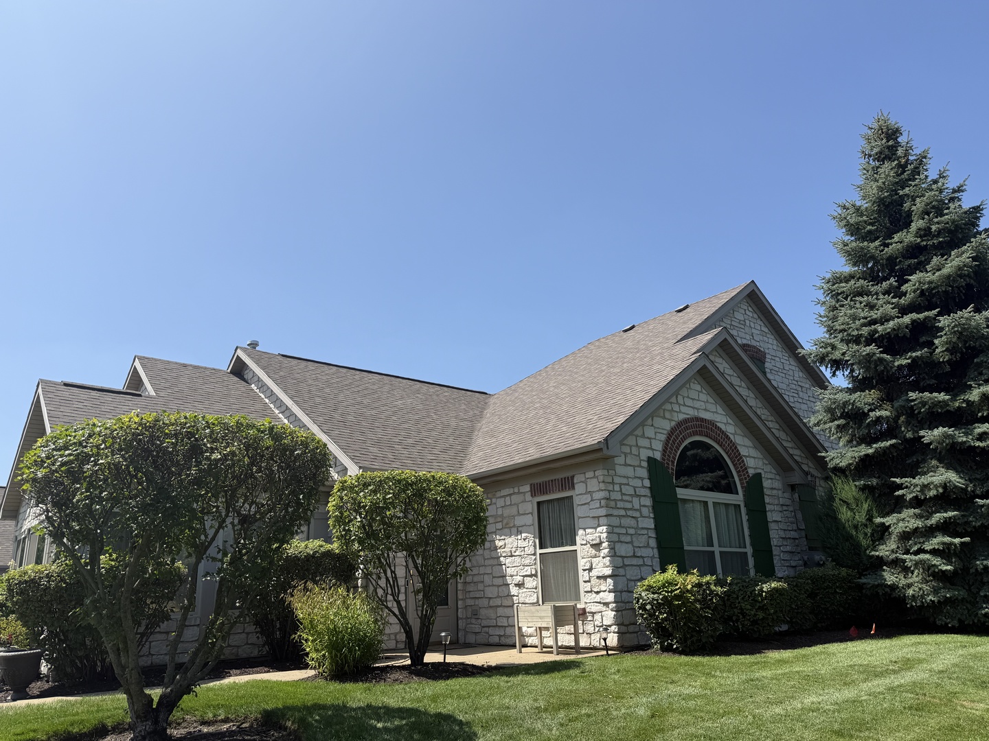 16010 S Messenger Circle - Property Photo 1
