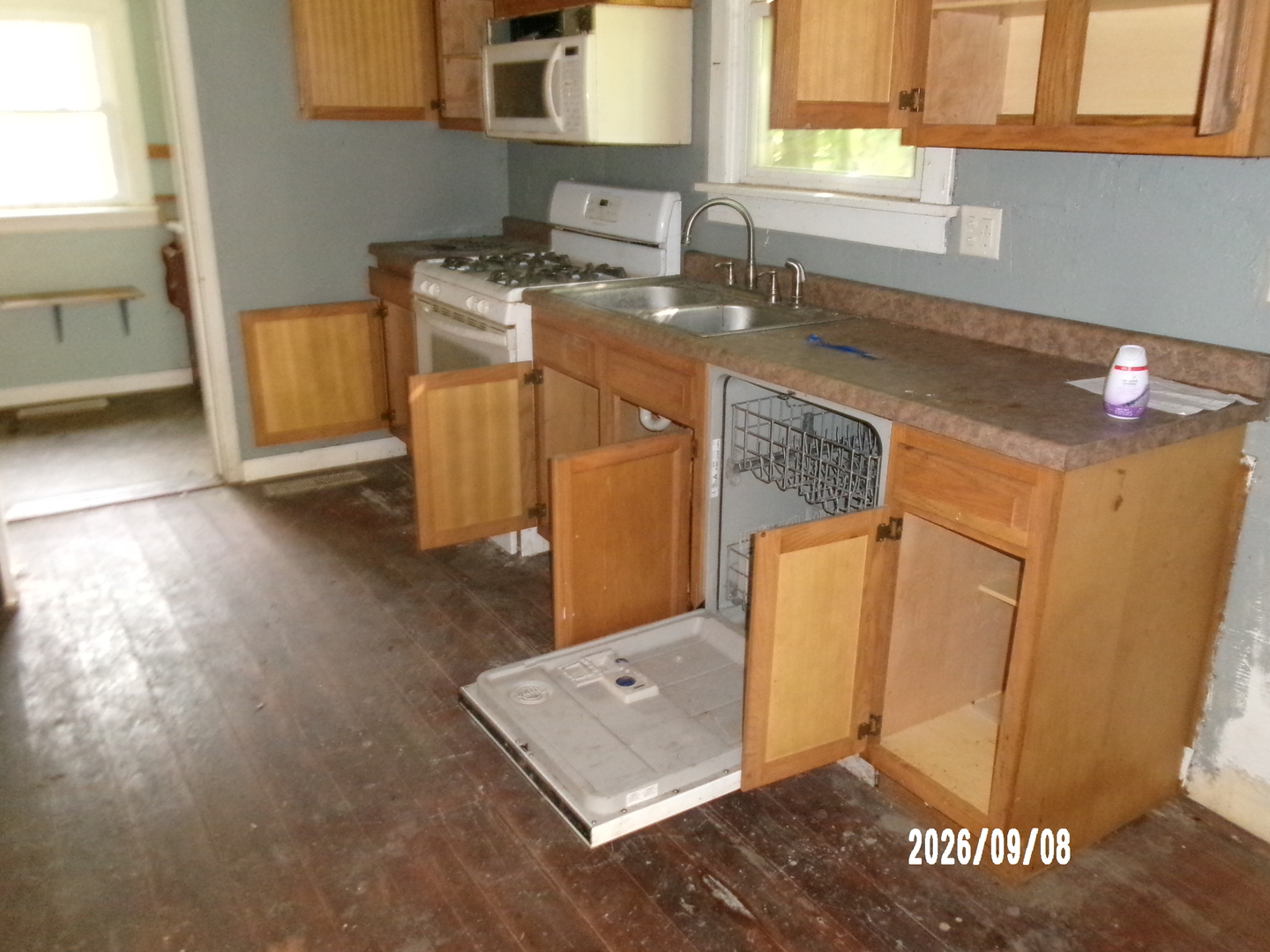 402 W Chestnut Street Property Photo 5