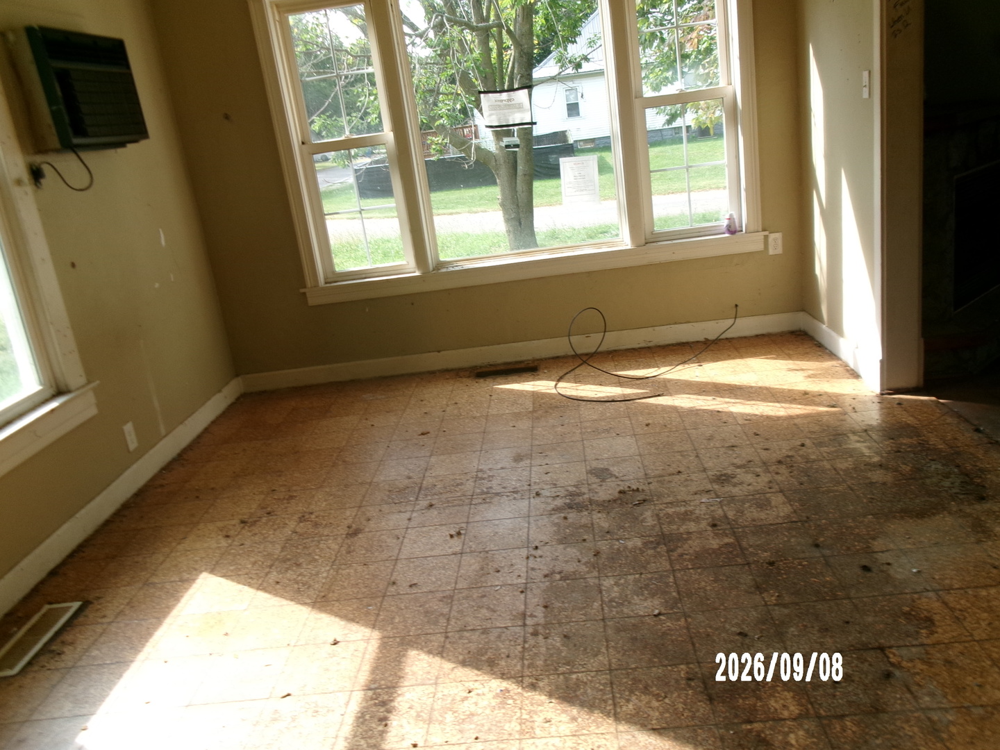 402 W Chestnut Street Property Photo 7