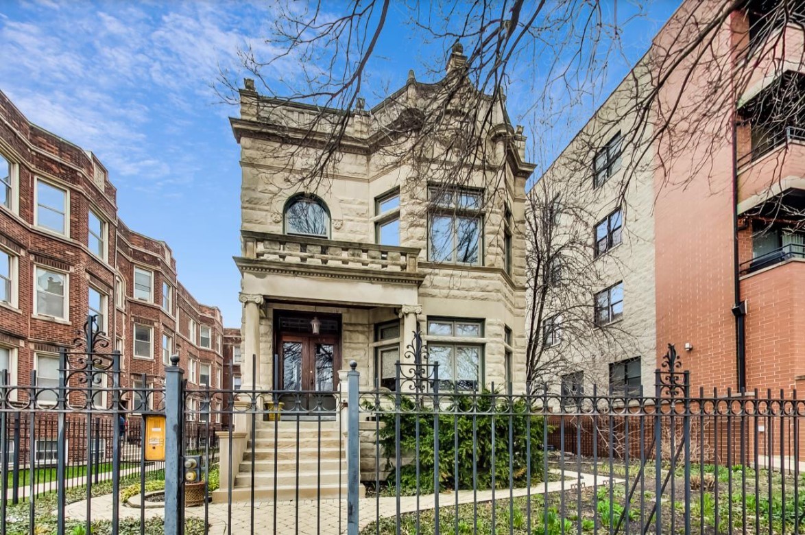 940 W Cuyler Avenue 1 Property Photo 1