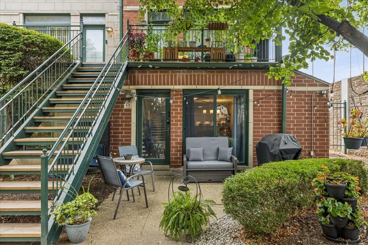 1812 S Clark Street 13 Property Photo 2