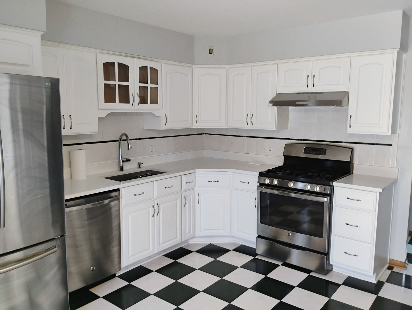 904 S Edward Street Property Photo 3