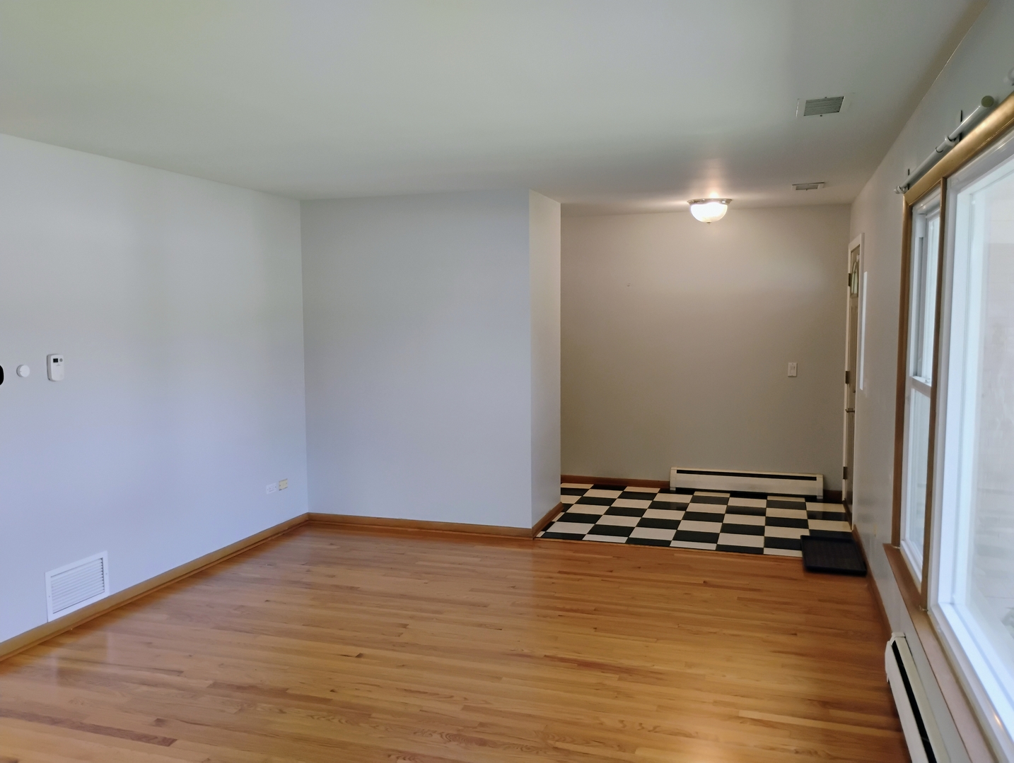904 S Edward Street Property Photo 8