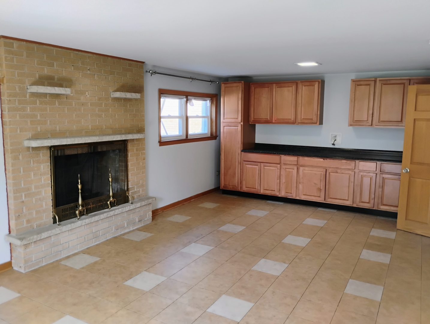 904 S Edward Street Property Photo 22