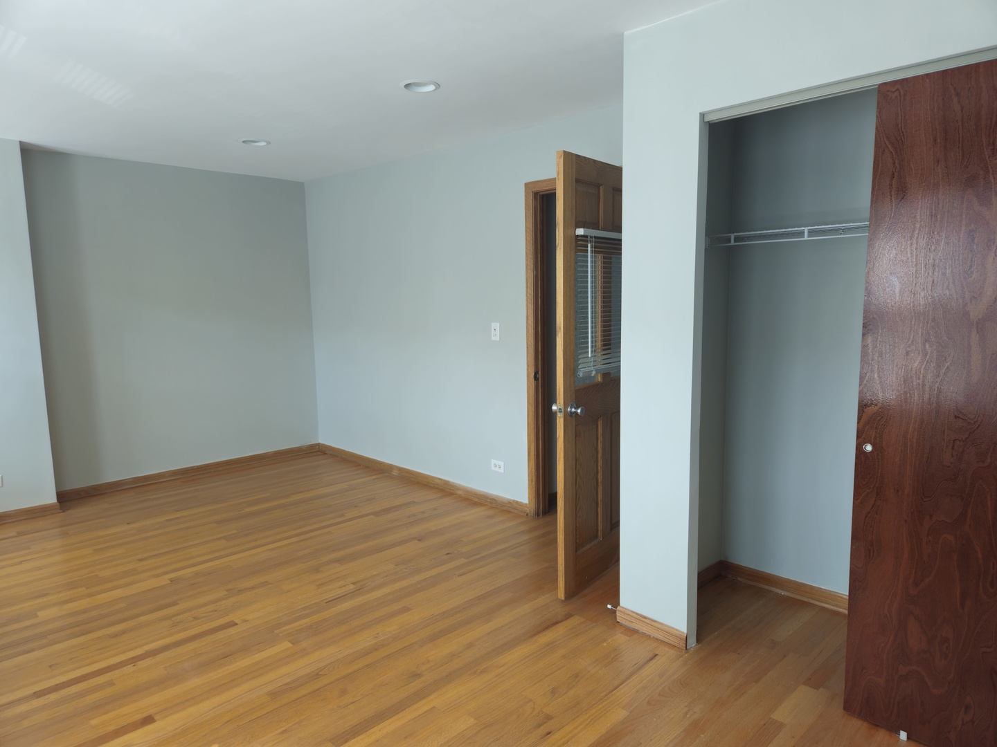 3043 N Ashland Avenue 2 Property Photo 2