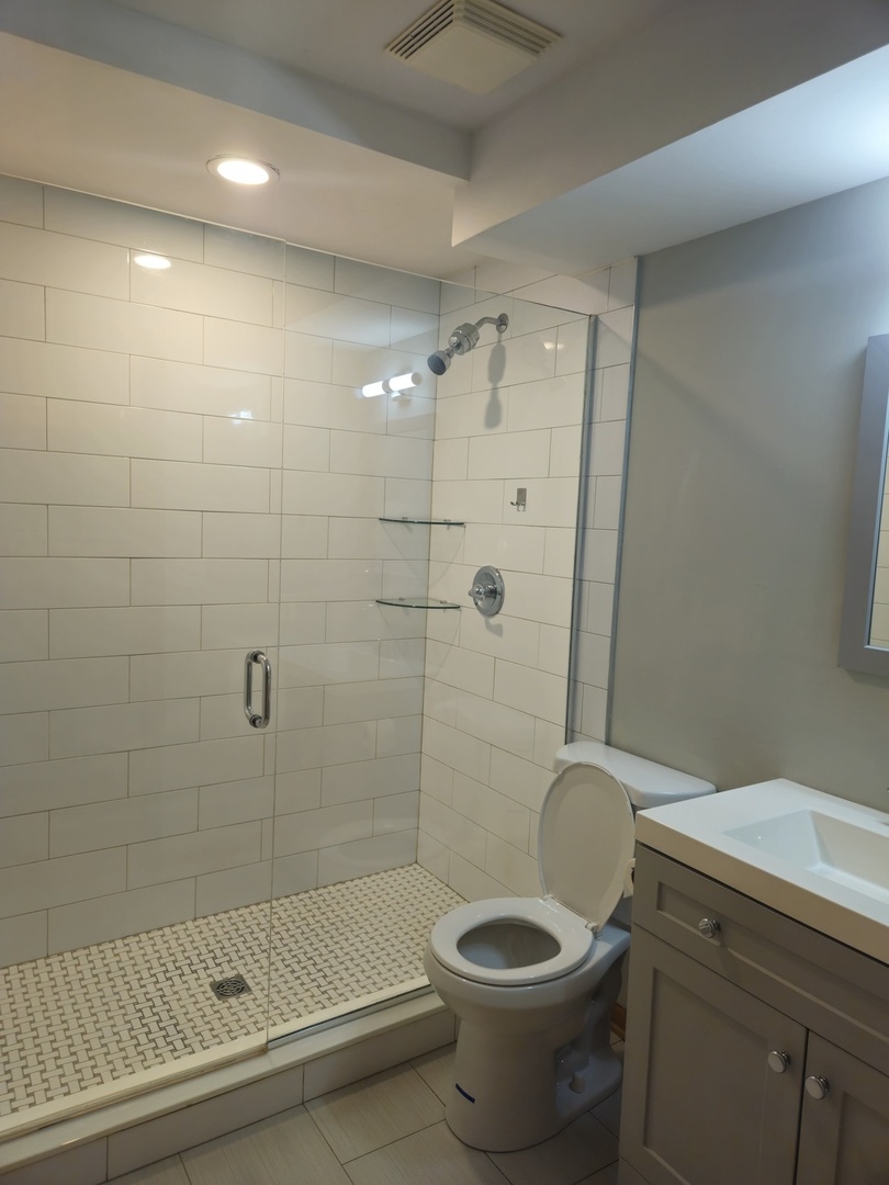3043 N Ashland Avenue 2 Property Photo 8