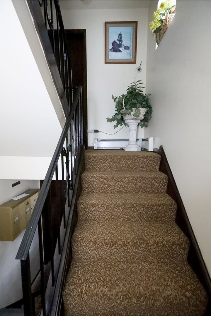 100 Yates Avenue 3s Property Photo 4