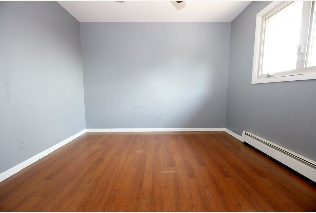 100 Yates Avenue 3s Property Photo 11
