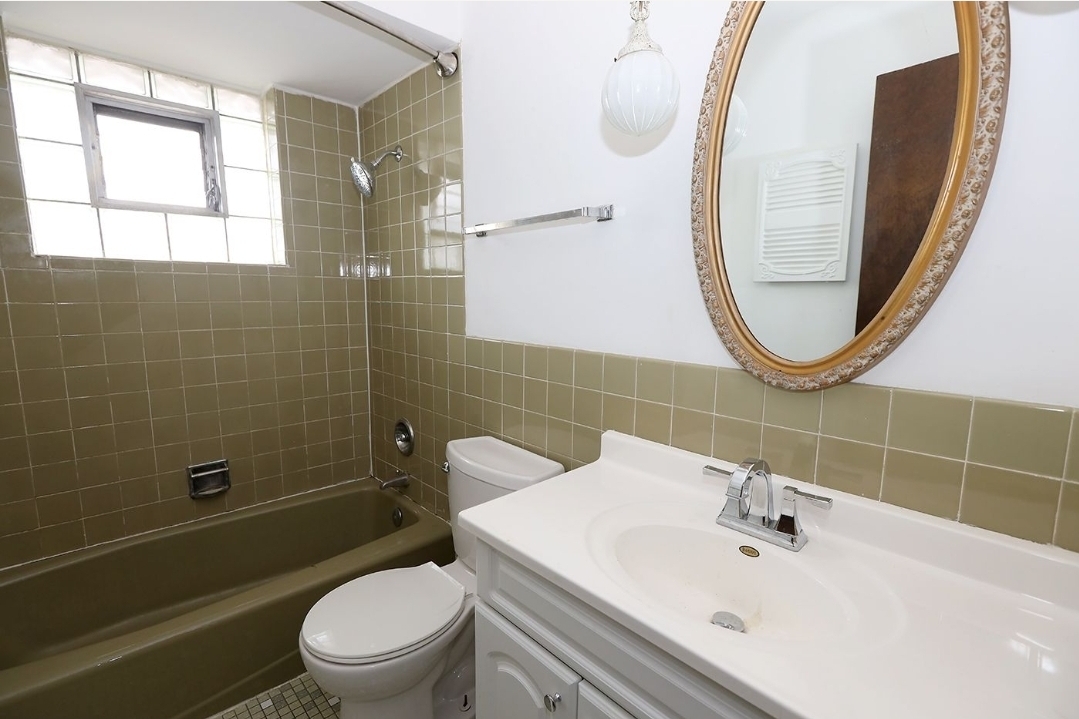 100 Yates Avenue 3s Property Photo 12