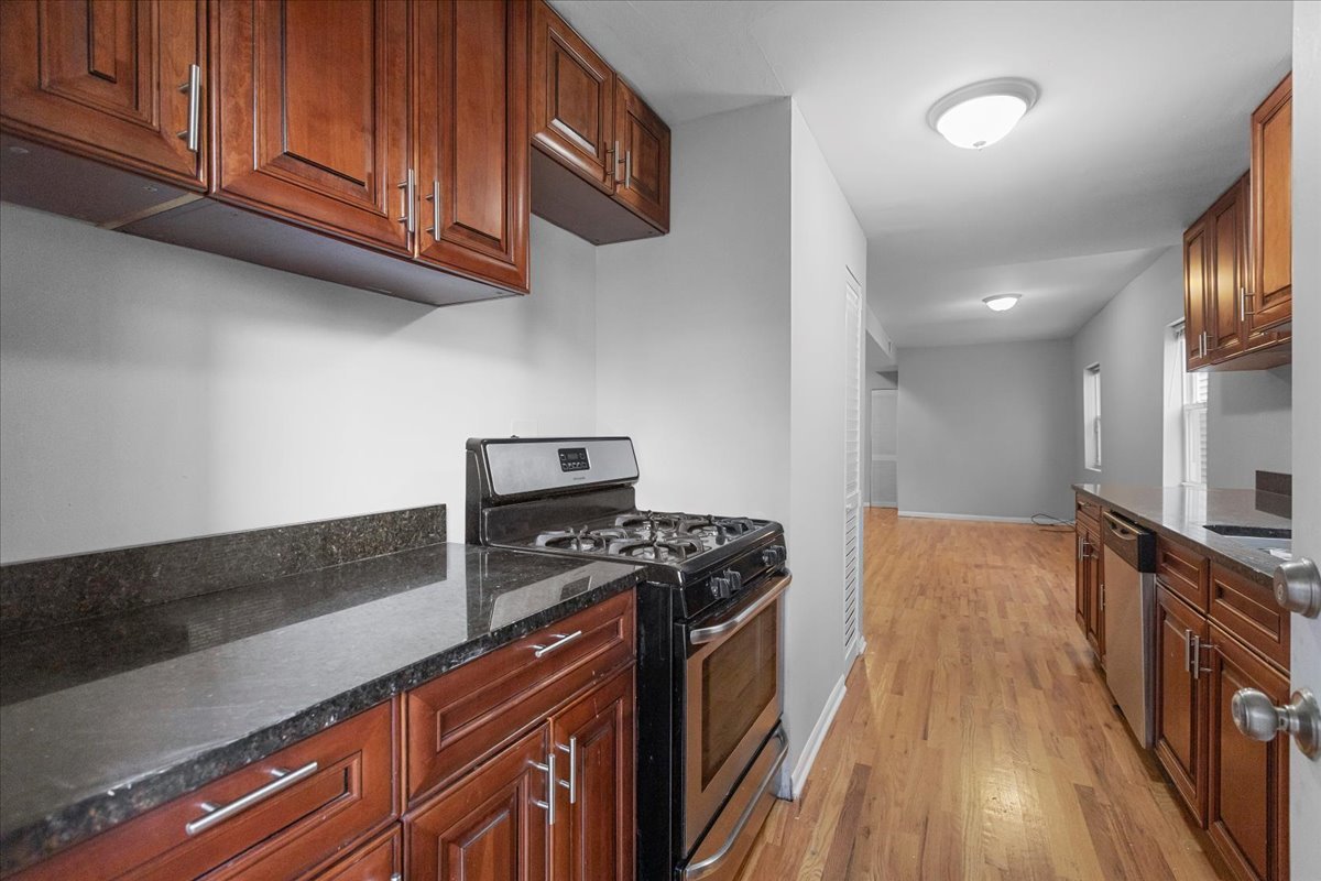1464 W Ohio Street Property Photo 6