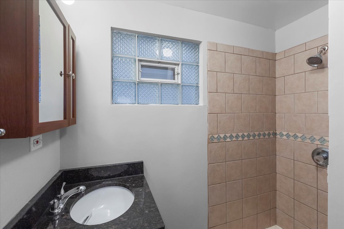 1464 W Ohio Street Property Photo 10