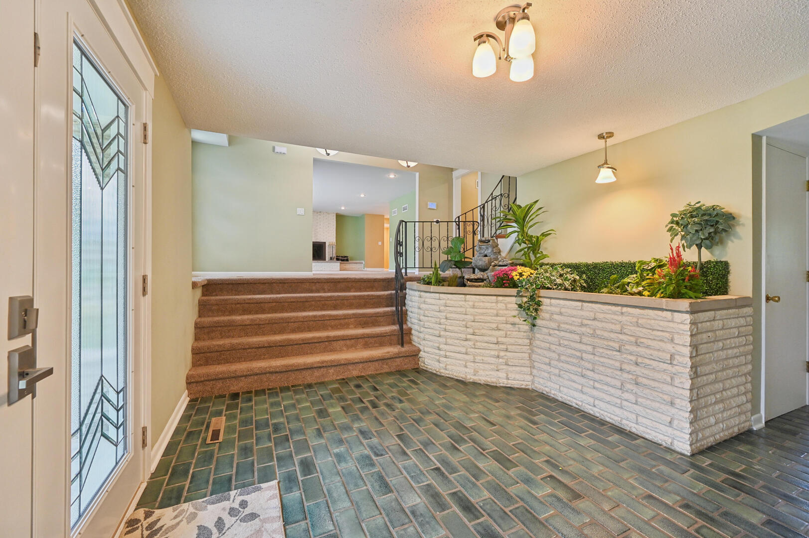 4708 N Burman Drive Property Photo 2