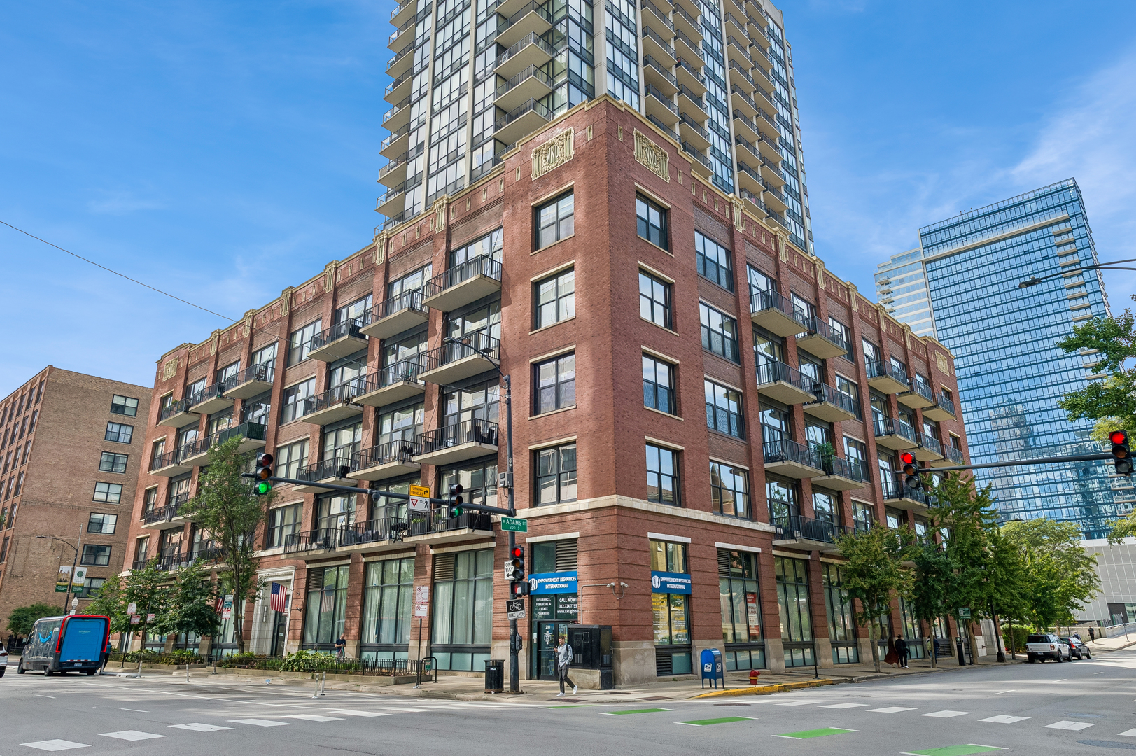 210 S Desplaines Street 607 Property Photo 1