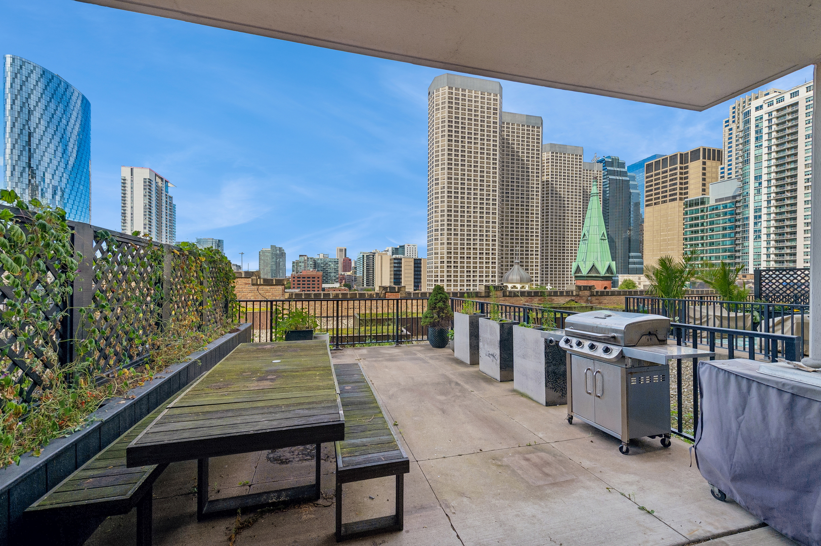 210 S Desplaines Street 607 Property Photo 3