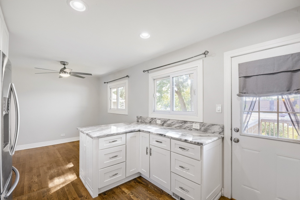2050 Shepard Road Property Photo 7