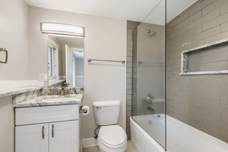 2050 Shepard Road Property Photo 13