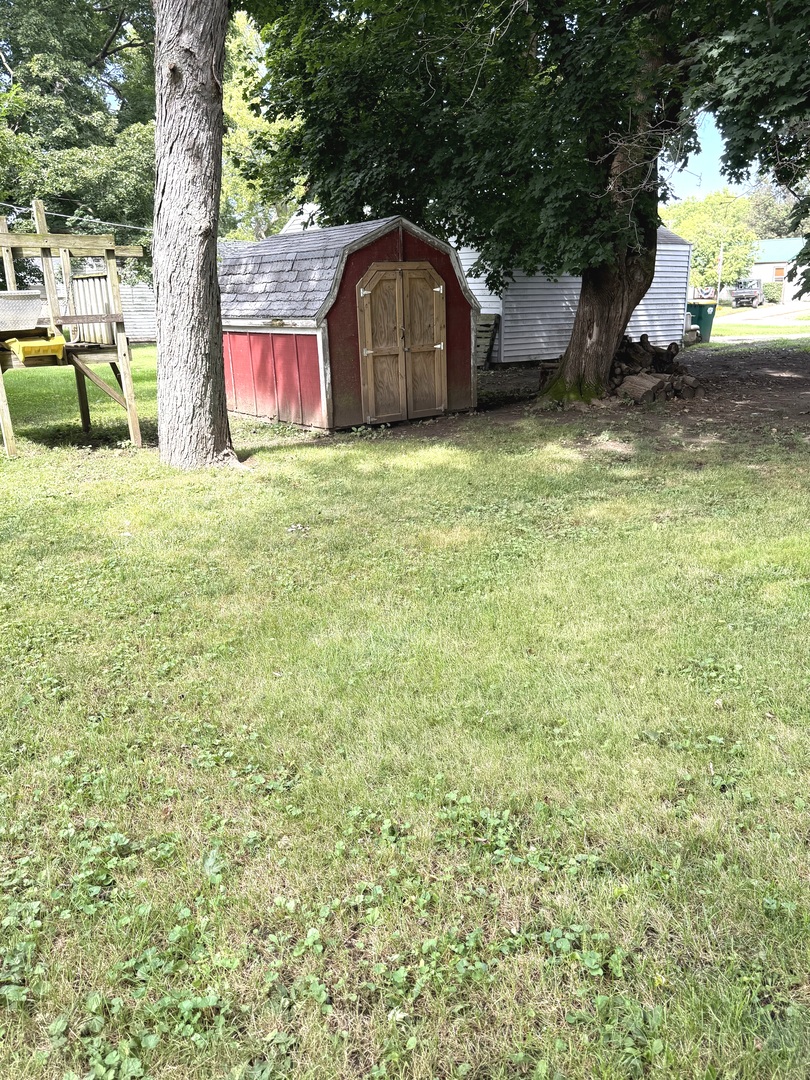 312 Depot Street Property Photo 4