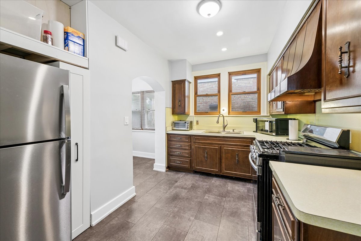 5325 N Linder Avenue Property Photo 7