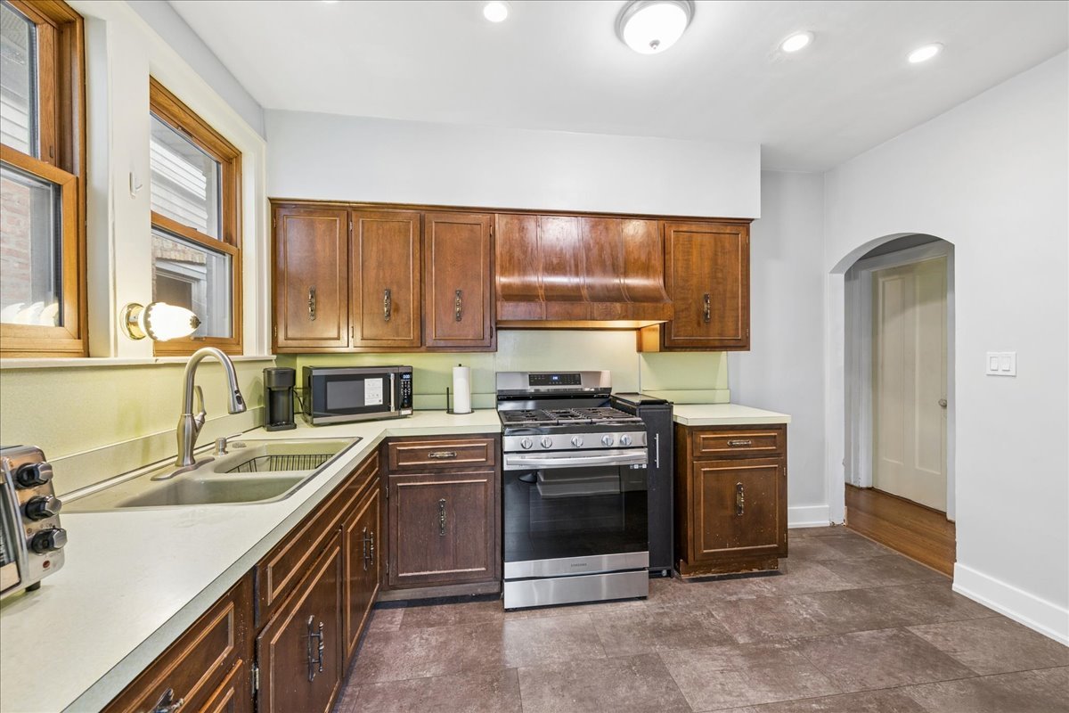 5325 N Linder Avenue Property Photo 8