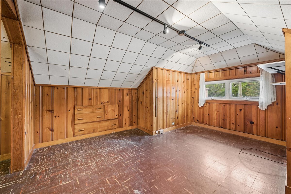 5325 N Linder Avenue Property Photo 16