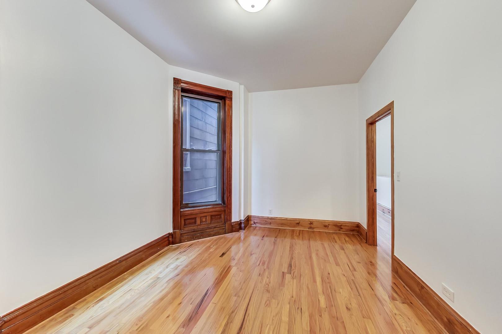 1138 W Addison Street 1 Property Photo 8