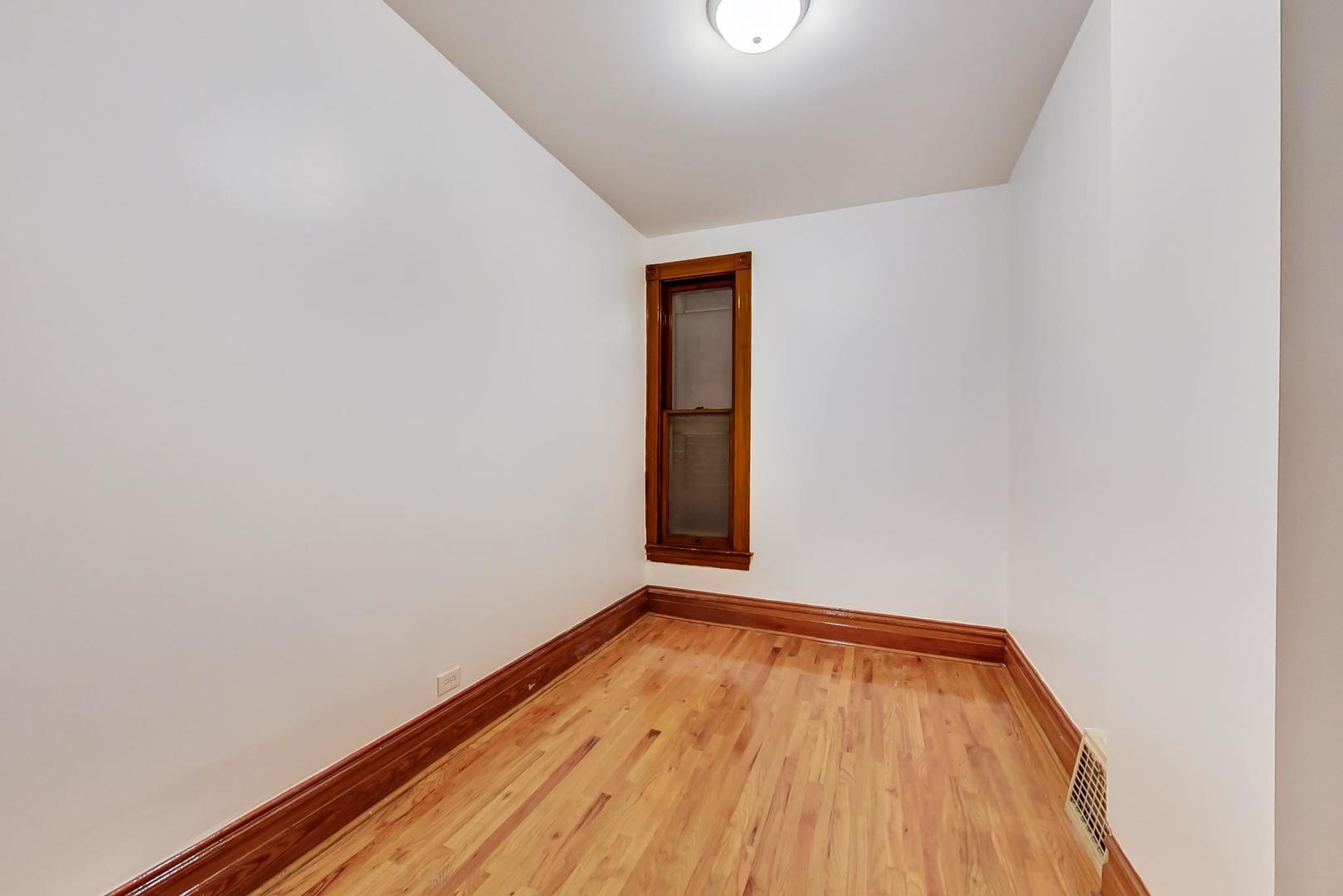 1138 W Addison Street 1 Property Photo 10