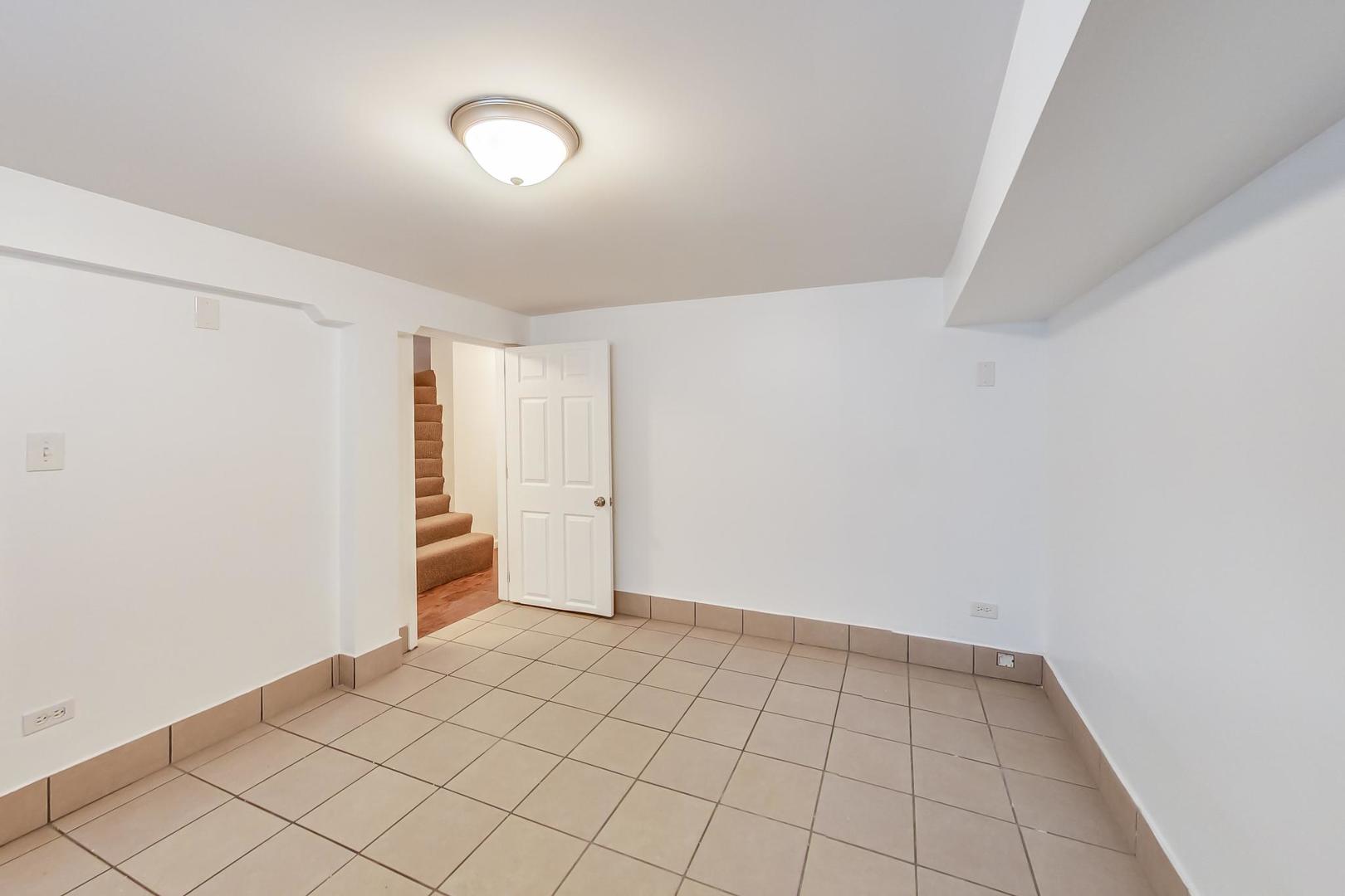 1138 W Addison Street 1 Property Photo 15