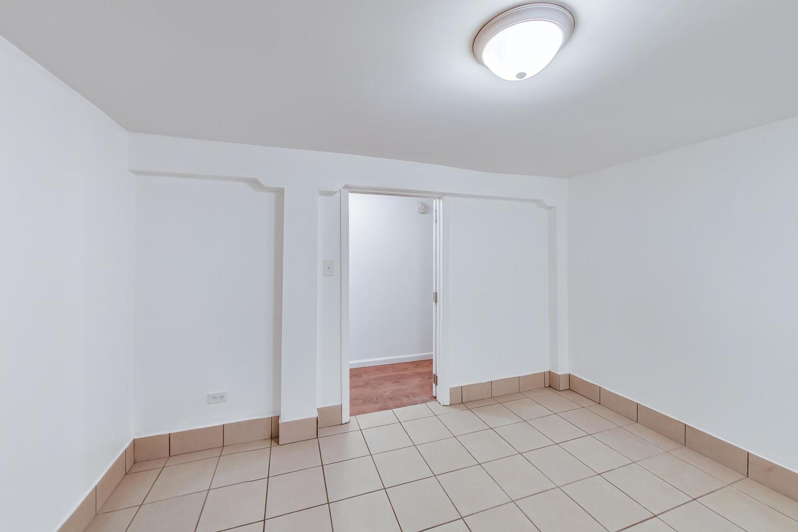 1138 W Addison Street 1 Property Photo 18