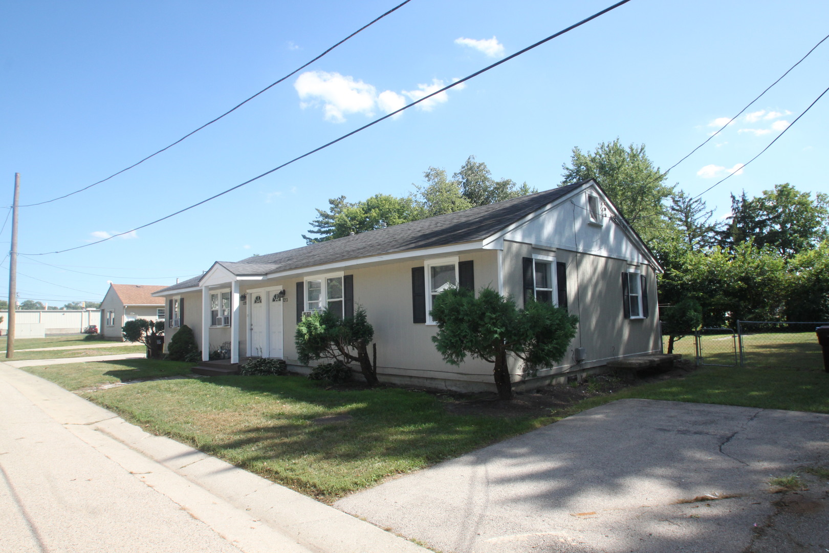 1215 42nd Avenue Property Photo 2