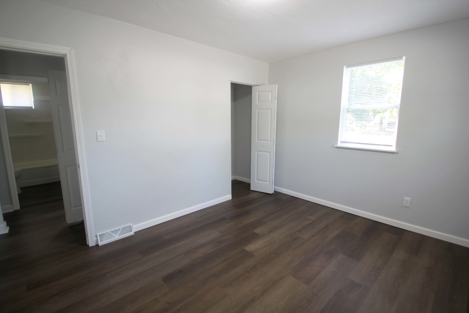 1215 42nd Avenue Property Photo 11