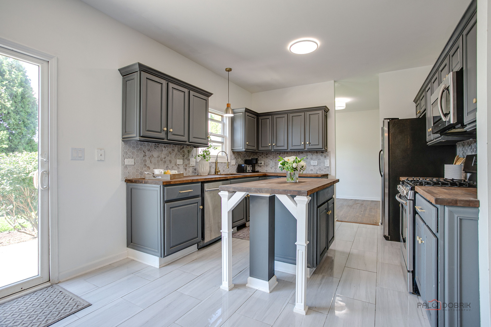 614 Aspen Court Property Photo 8