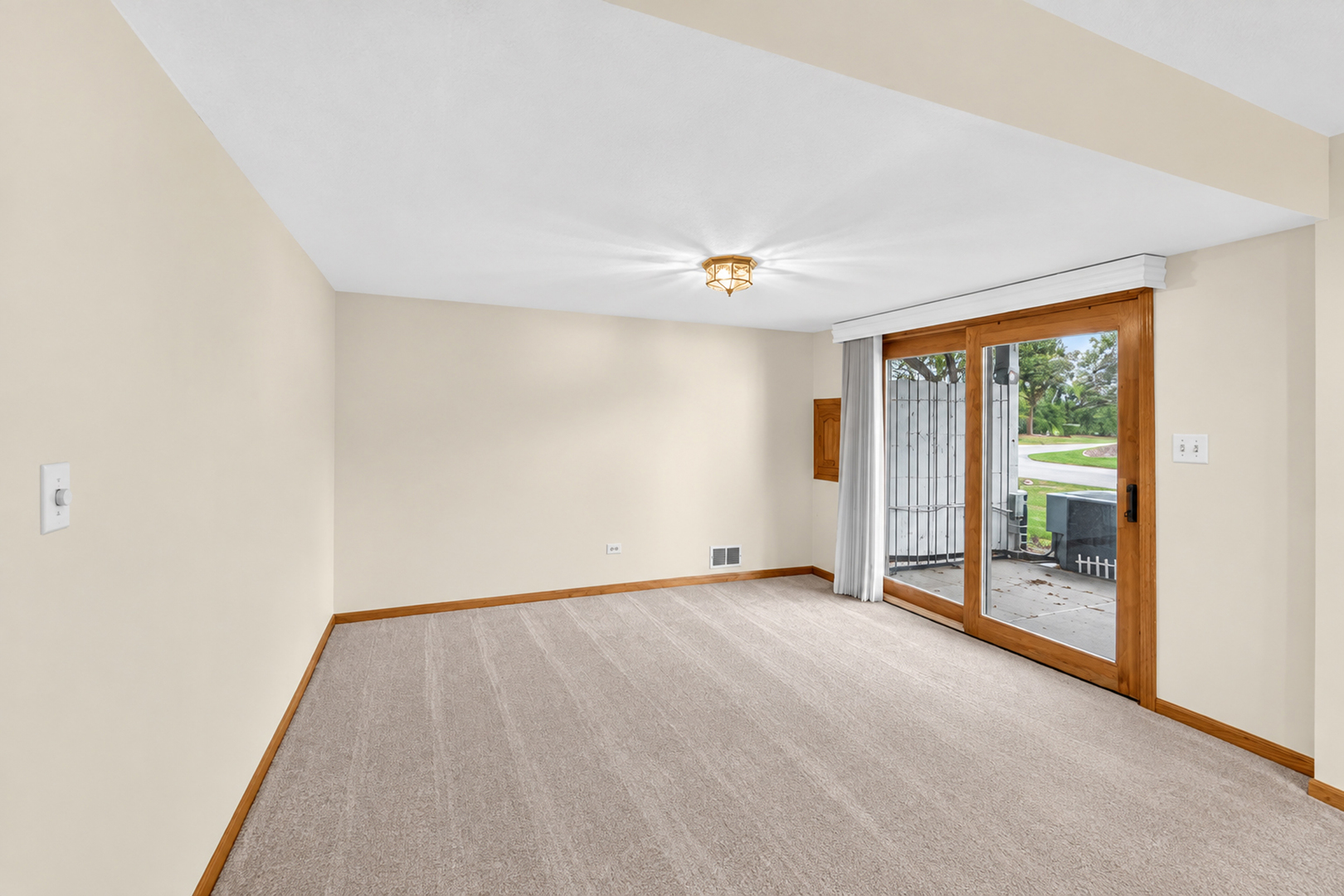 11147 Saratoga Drive Property Photo 14