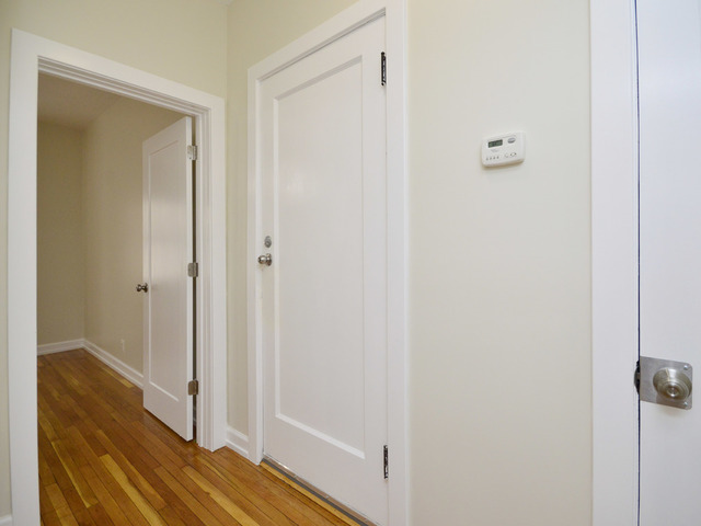 4206 N Pulaski Road 2w Property Photo 5