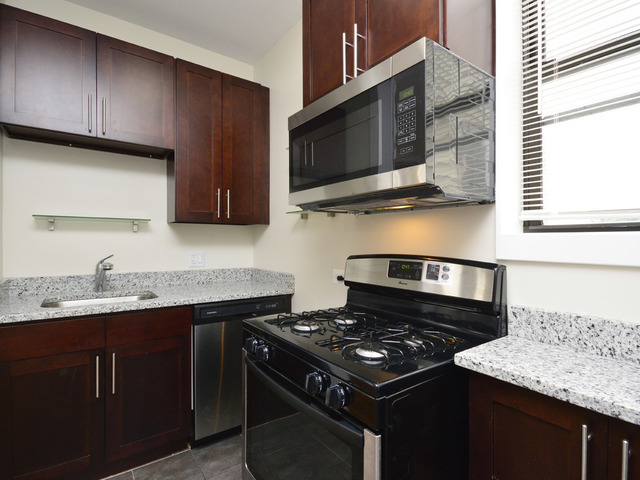 4206 N Pulaski Road 2w Property Photo 9