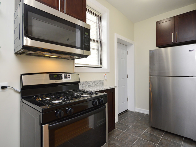 4206 N Pulaski Road 2w Property Photo 10