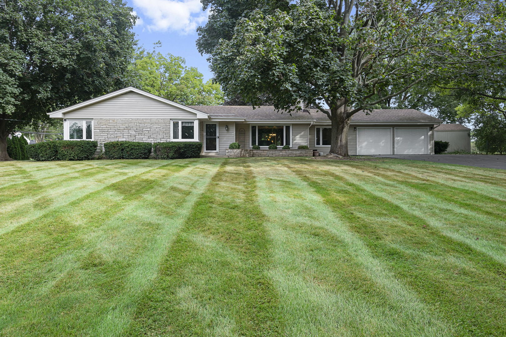 11518 Algonquin Road Property Photo 1
