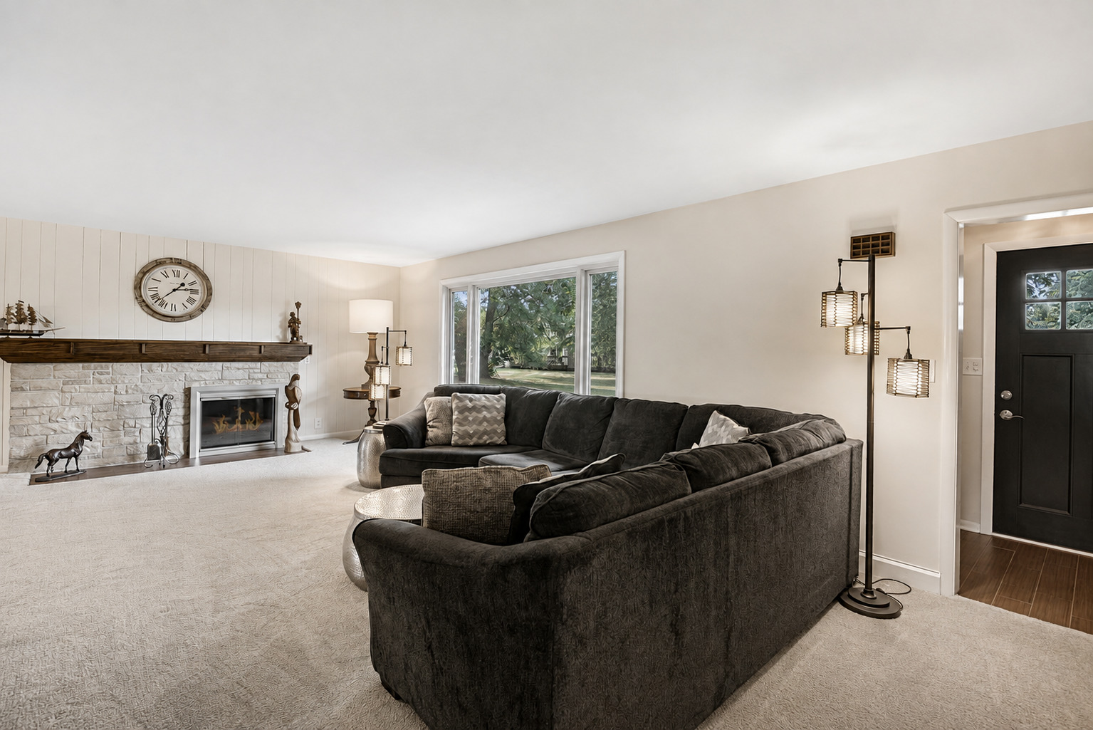 11518 Algonquin Road Property Photo 4