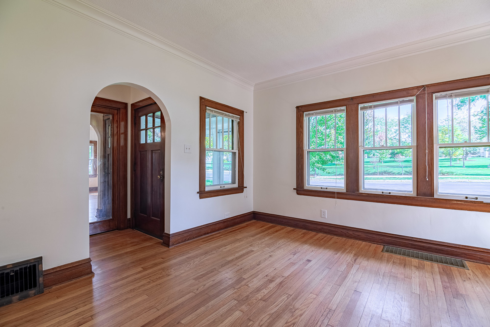 224 S Walnut Street Property Photo 4