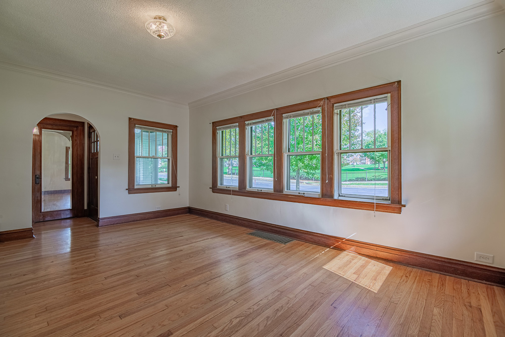 224 S Walnut Street Property Photo 5