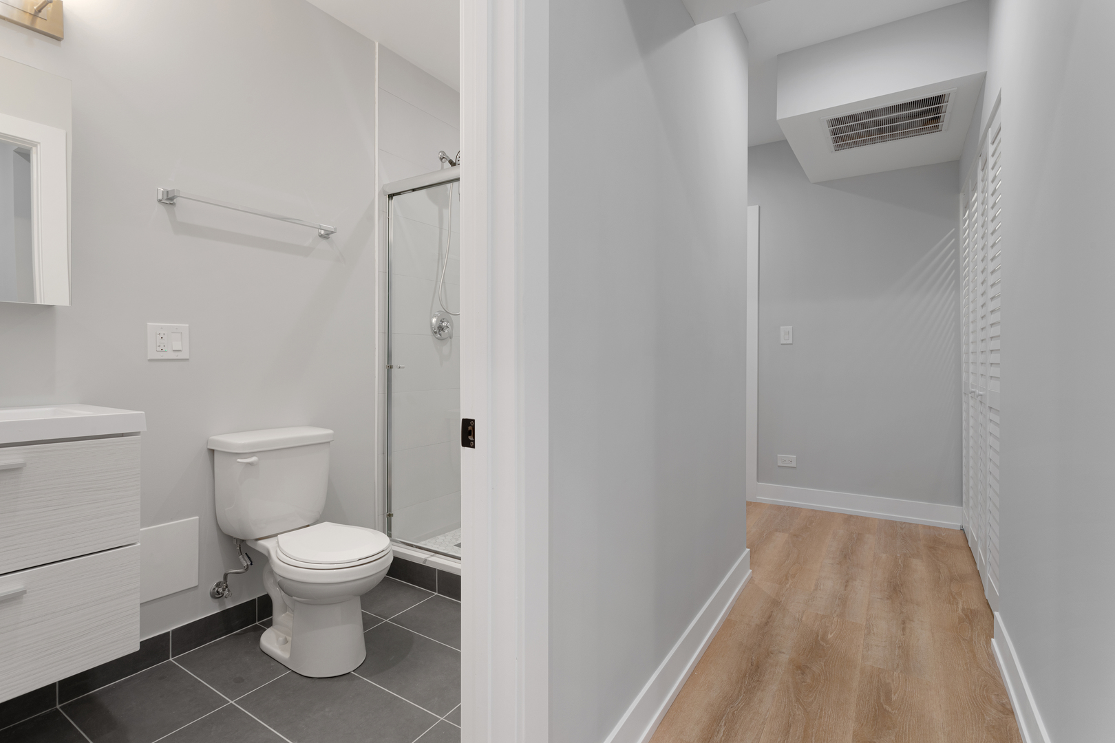 1556 W Juneway Terrace 1l Property Photo 12